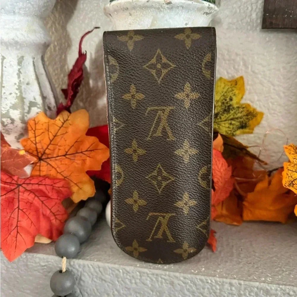 Louis Vuitton Monogram Etui a Lunettes Rabat Eyeglass Case - Picture 3 of 17